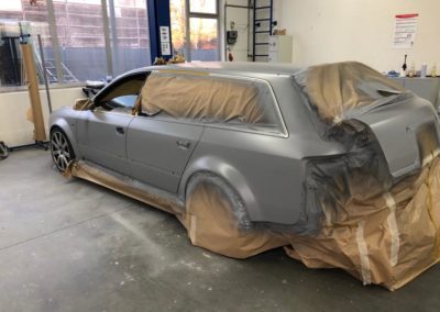 Audi RS6 Seitenwand gefüllert
