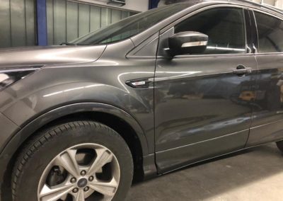 Ford Kuga Lackierung Seitenwand