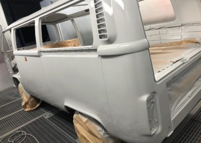 VW T2 Bus fertig lackiert