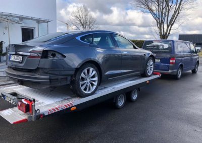Tesla Komplettlackierung 3