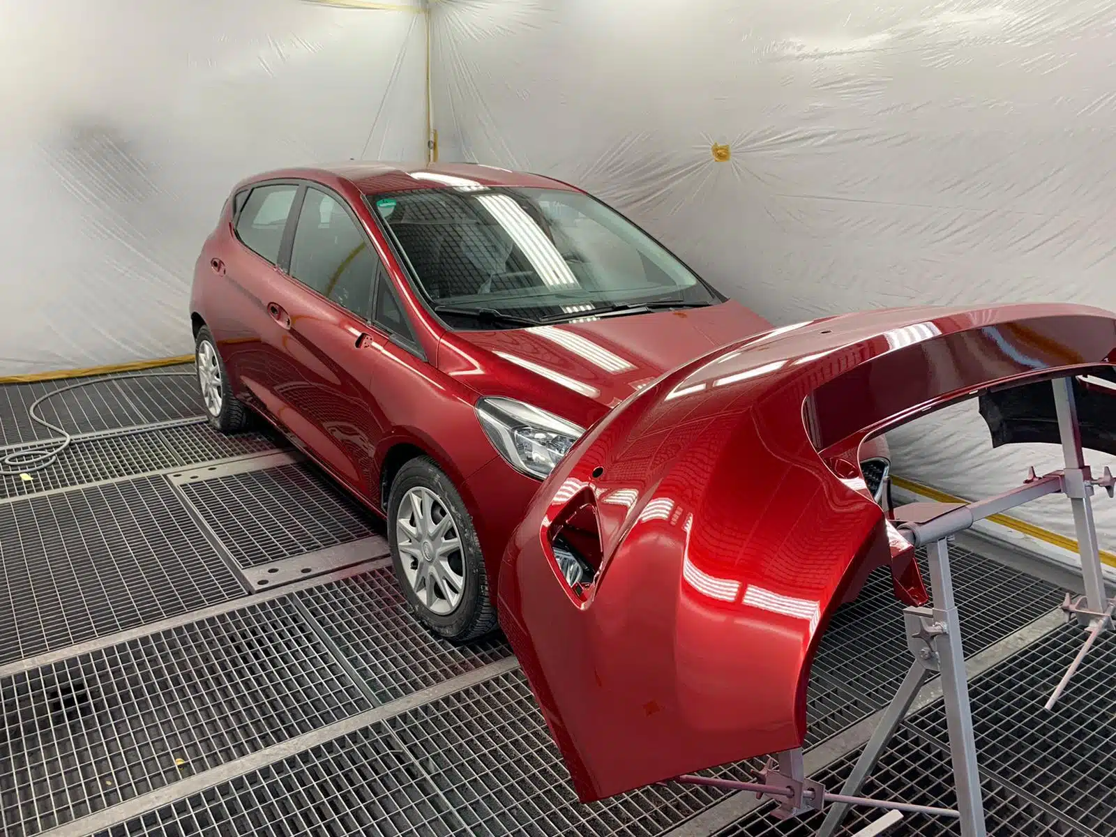 Ford Ruby Red Lackierung4.jpg