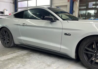 Ford Mustang Karosserie und Lackarbeit fertig 1