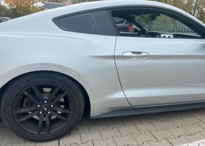 Ford Mustang fertig lackiert 4